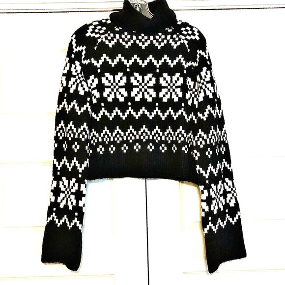NWT H&M DIVIDED Black White Jacquard Jumper Crop Boxy Turtleneck Sweater M - Picture 1 of 4
